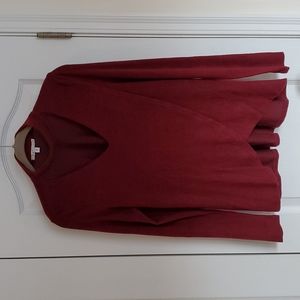 Moa Moa Women's long sleeve v-neck sweater size Medium.